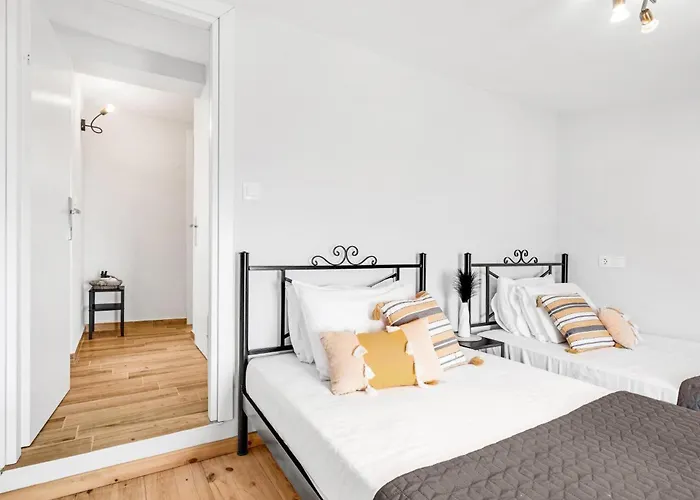 Blue Waves Oceanida Apartment Nikiana