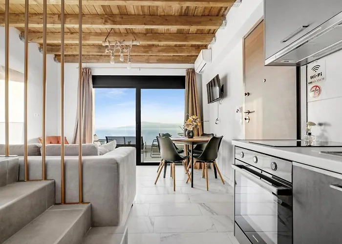 Blue Waves Oceanida Apartment Nikiana